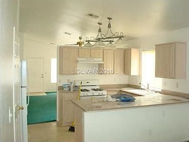 2nd image of 5865 Lavalette Ct