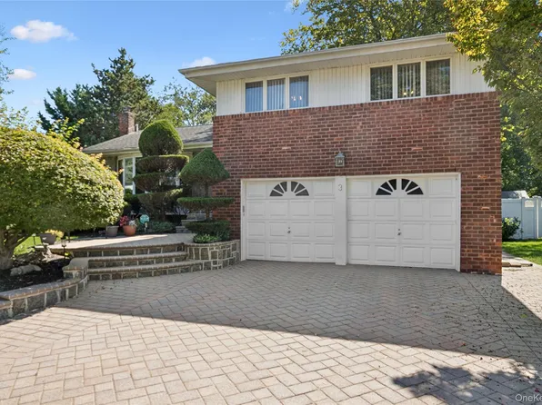 3 Wood Lane, Plainview, NY 11803