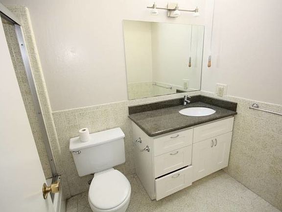 4th image of 682 Spruce St APT 3