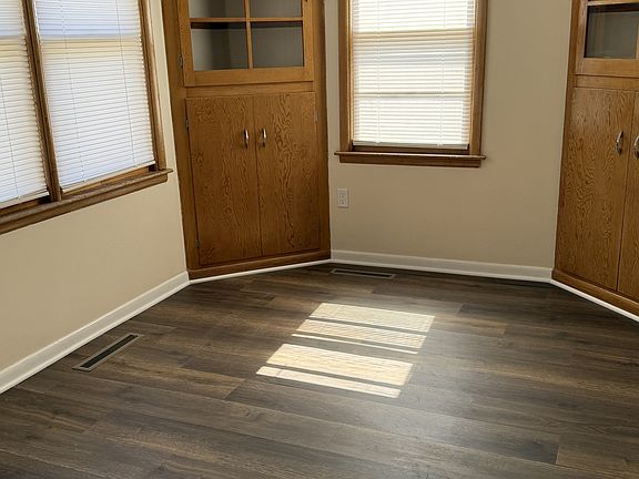 5th image of 615 N Elm St