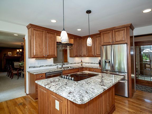 2nd image of 6381 Oakcreek Dr