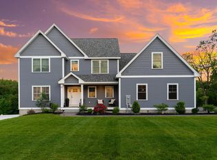 52 Stonehenge Rd, Londonderry, NH 03053