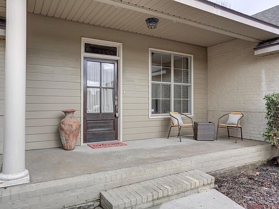 4th image of 102 Cattail Pointe Dr