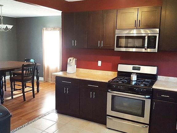 4th image of 456 Colonial Dr