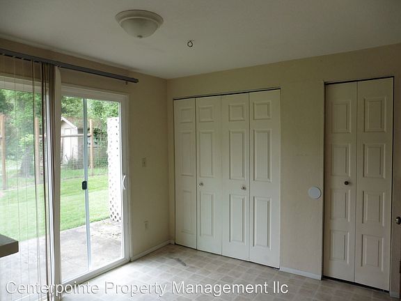 5th image of 985 NE Newton Creek Dr