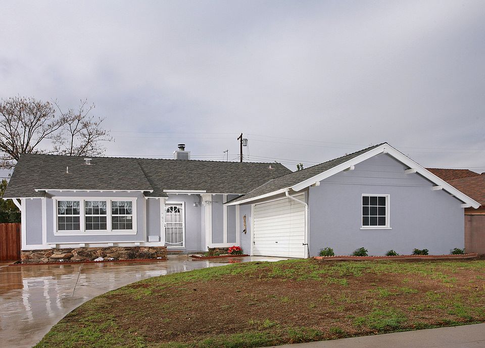 1st image of 7915 Variel Ave
