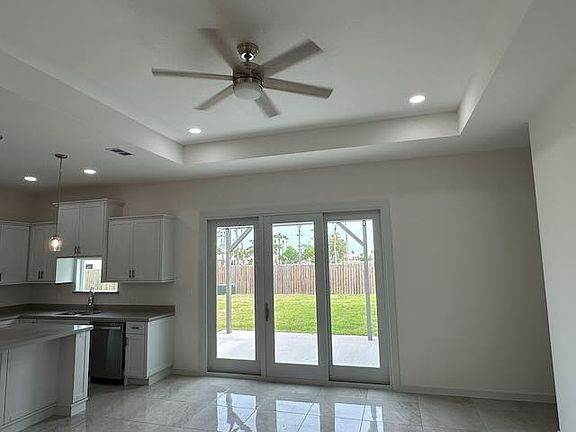 5th image of 2613 W Chesterfield Ave