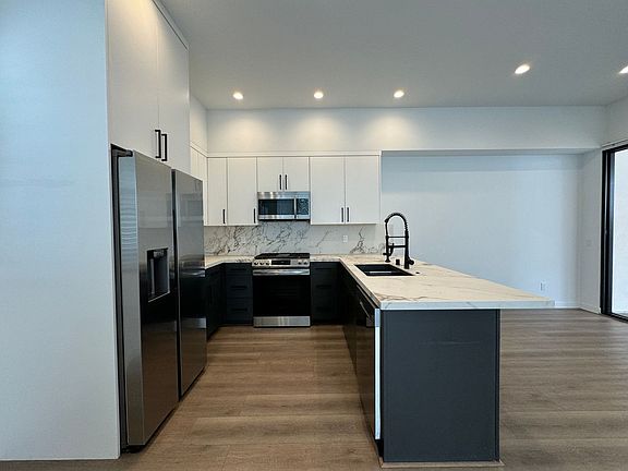 5th image of 2041-2049 Diamond St #2041