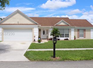 9301 Dunhill Dr, Miramar, FL 33025