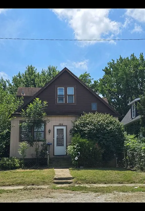 106 W Pine St