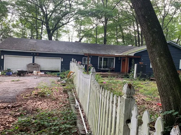 10 Bryant Ct, Bellows Falls, VT 05101