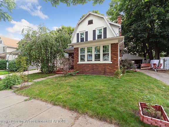 4th image of 216 N Washington St