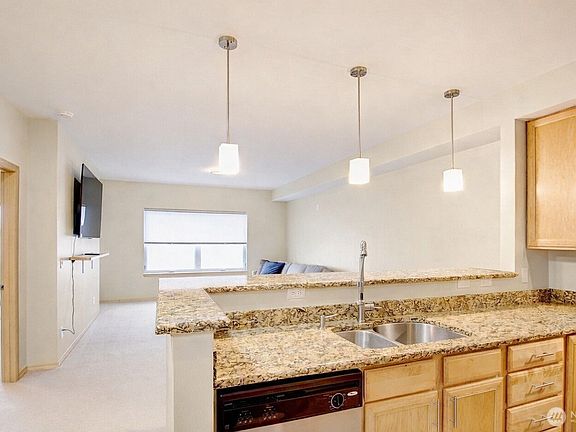 3rd image of 516 Darby Drive #306
