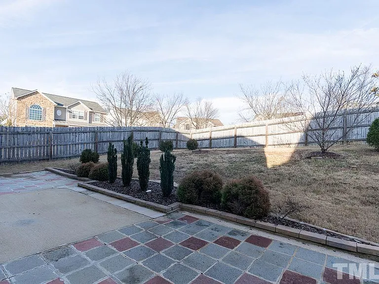 401 Wellspring Dr — Photo 26