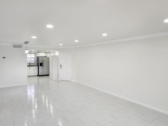 5th image of 117 Lehane Terrace #203