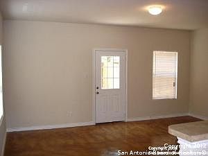 4th image of 7802 Kingsbury Wood
