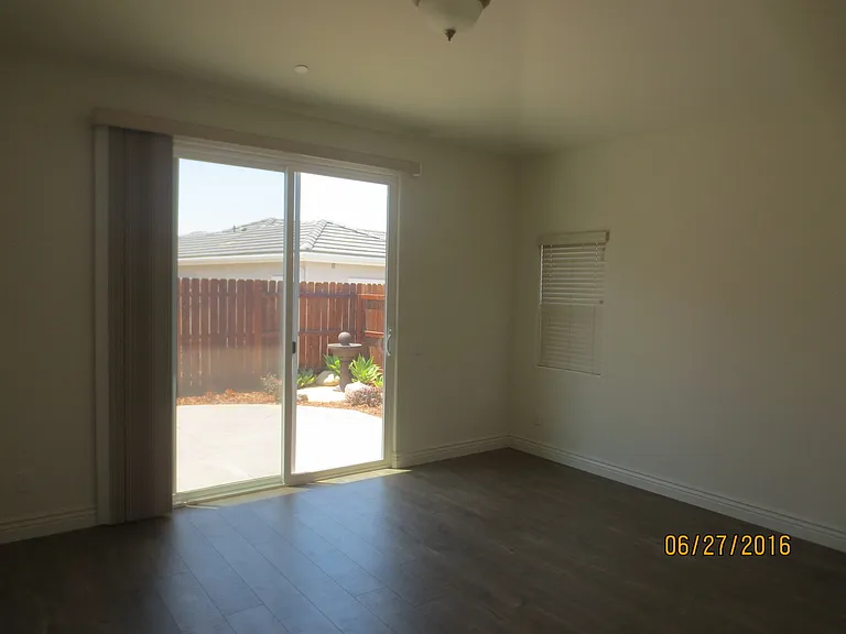 305 Hampton Dr — Photo 28