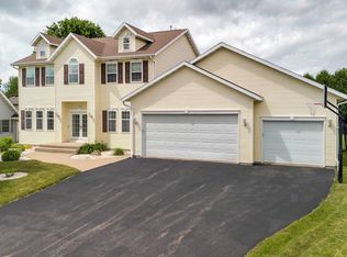 1213 W Ridge Rd, Marshfield, WI 54449