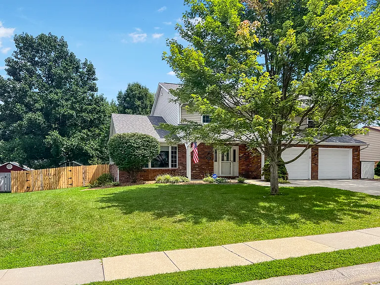 1026 Woodleaf Dr — Photo 4