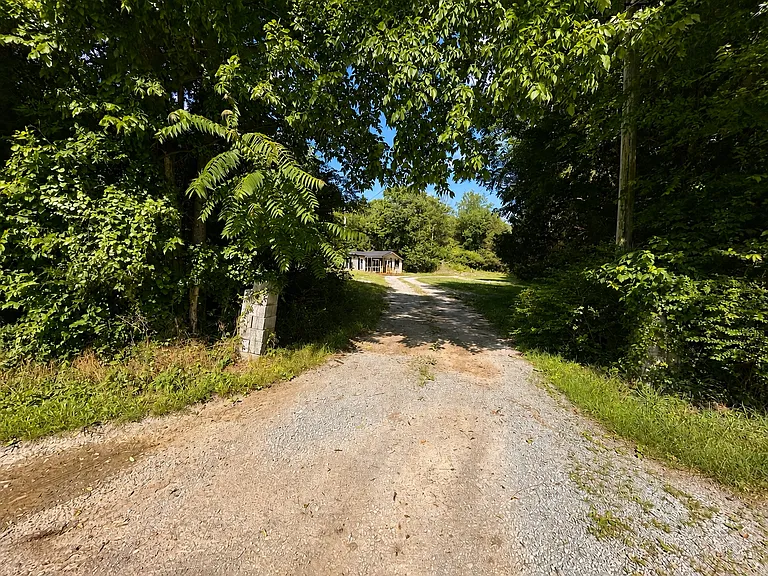 415 Old Statesville Rd — Photo 29