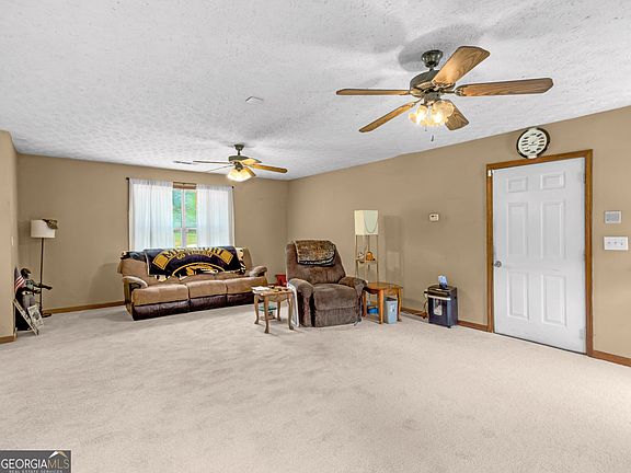 4th image of 1170 Peeksville Rd
