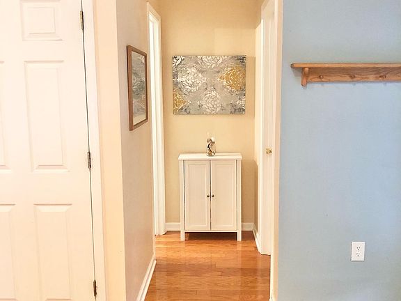 4th image of 219 Eucalyptus Ln