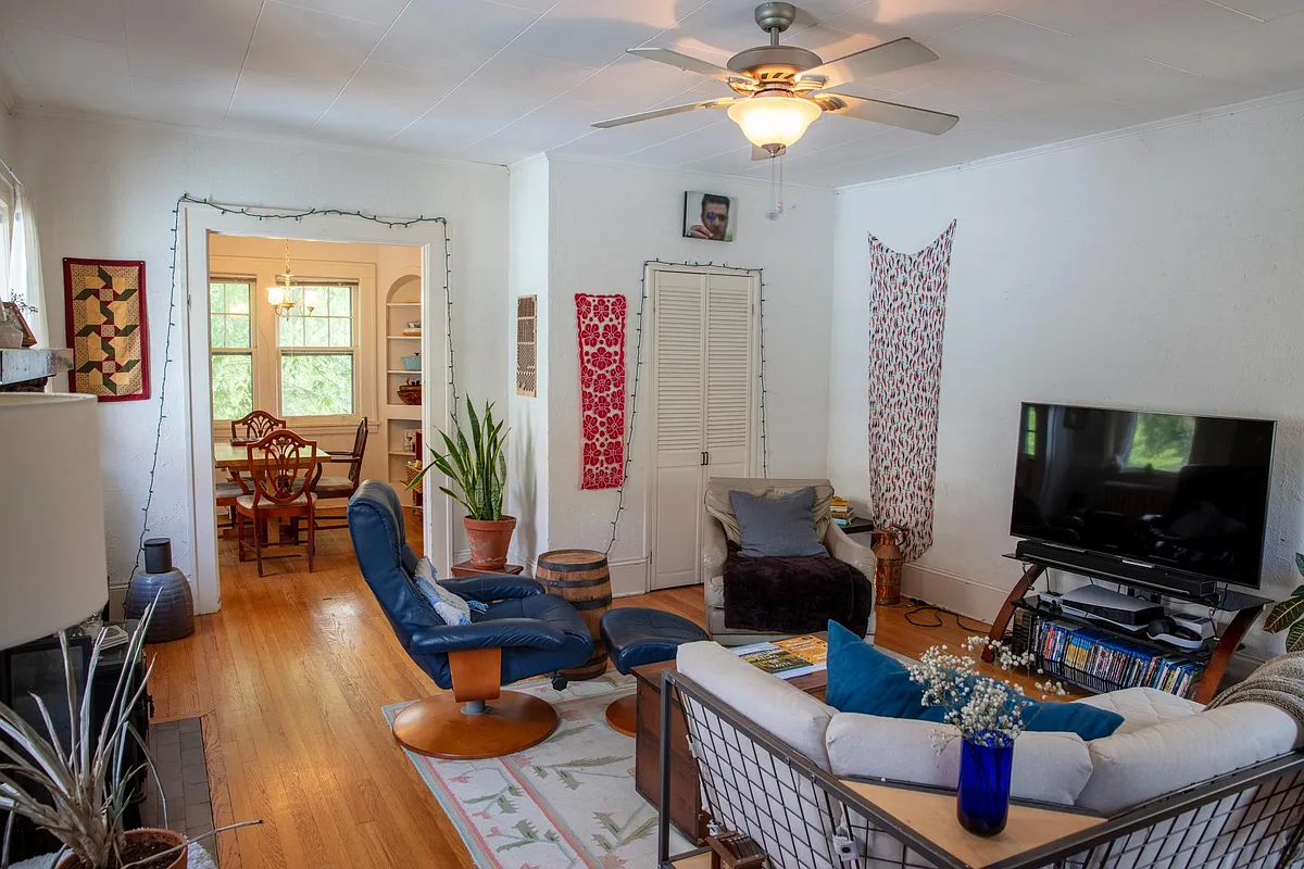 Building Photo - 54 Maney Ave #3