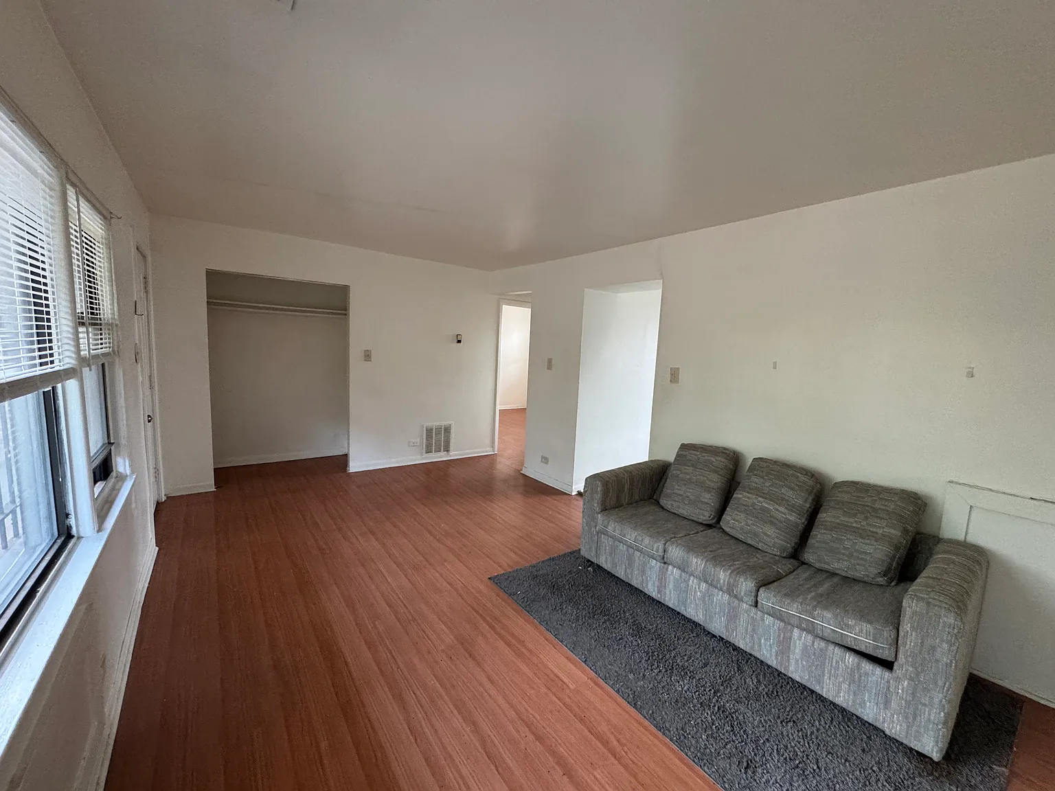 6358 S Eberhart Ave — Photo 2