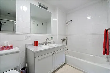 Rented by Space Marketing Shop