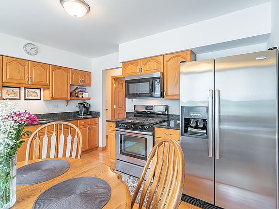 4th image of 509 Briarwood Ln