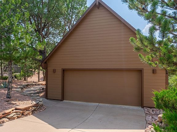 3rd image of 807 N Grapevine Cir