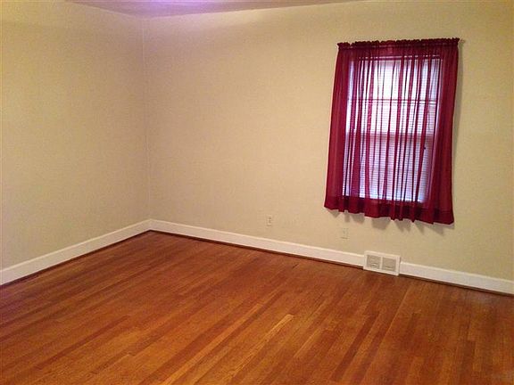 5th image of 248 Hillsboro Ave