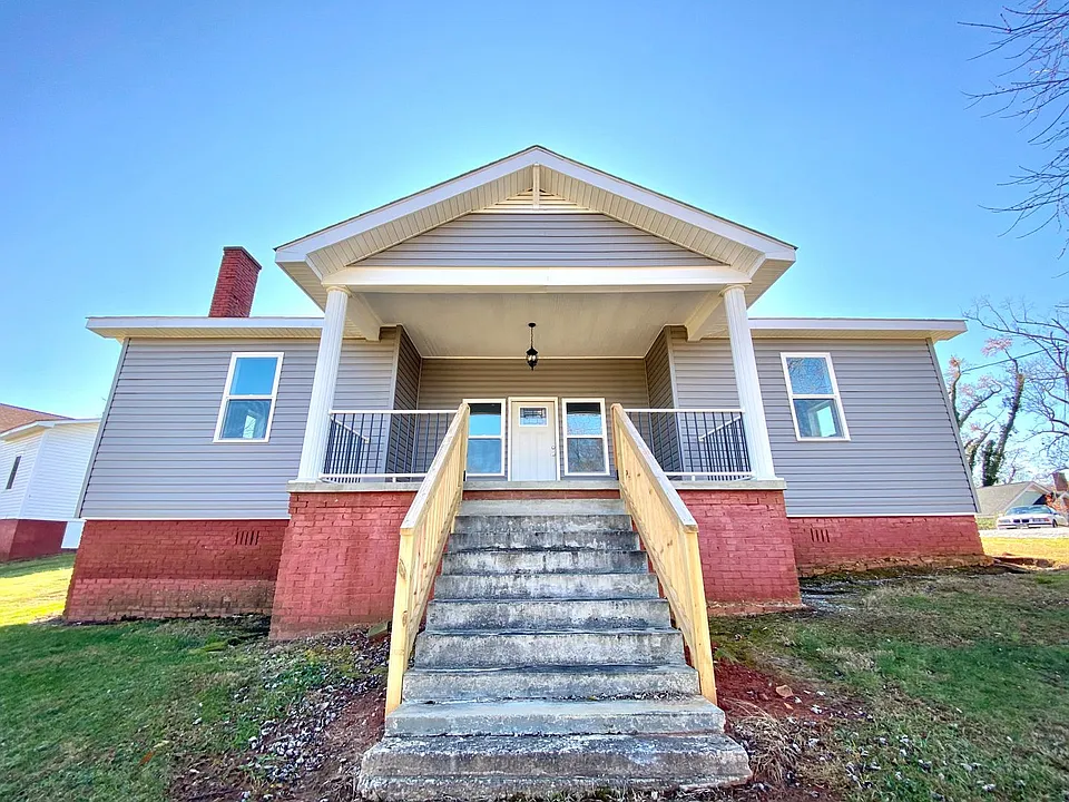 18 Sirrine St