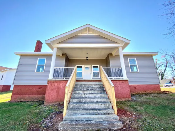 18 Sirrine St, Seneca, SC 29678