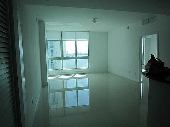 3rd image of 300 S Biscayne Blvd #T-2714