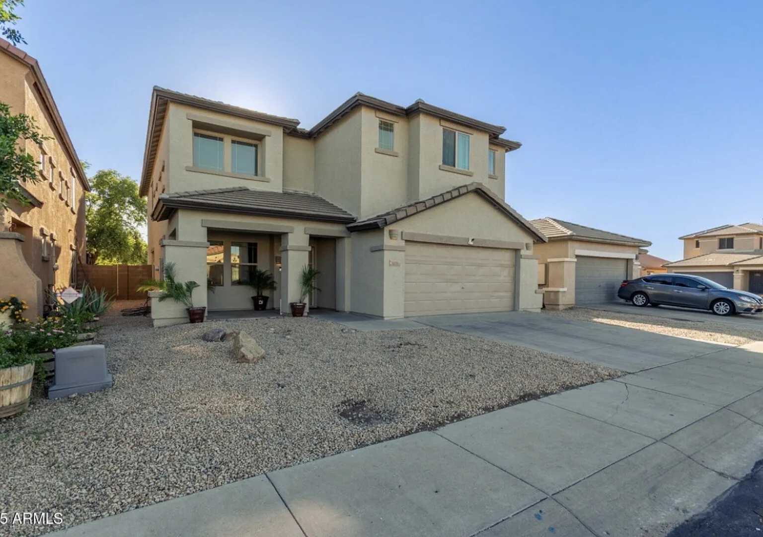 Fully renovated Family home in phoenix — Photo 1