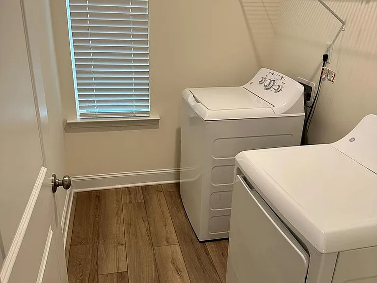 24 Blackthorn Ln — Photo 8