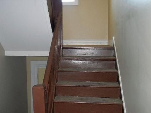 2nd image of 7827 S Yates Ave #1