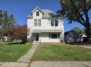 803 6th St, Sheldon, IA 51201