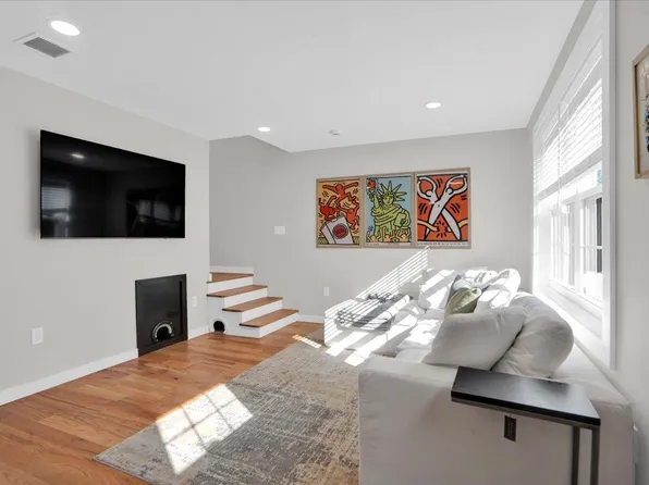 305 Sherman Avenue image 4 of 48