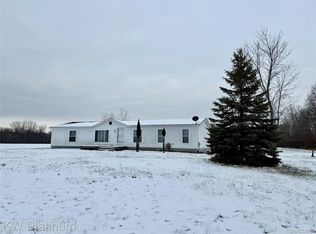 4601 Norman Rd, Lakeport, MI 48059