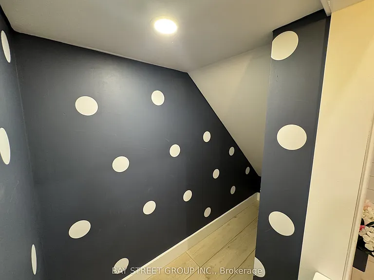 51 Dominion Cres — Photo 30