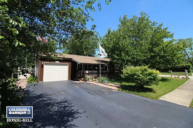 1304 McCameron Ave photo 1