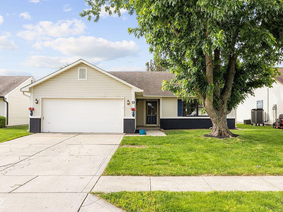 1st image of 19 Lake Dr S