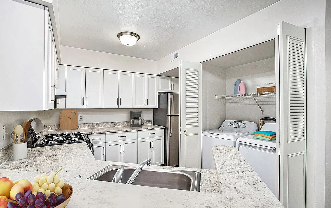 West Hampton Park Apartment Homes — Photo 4