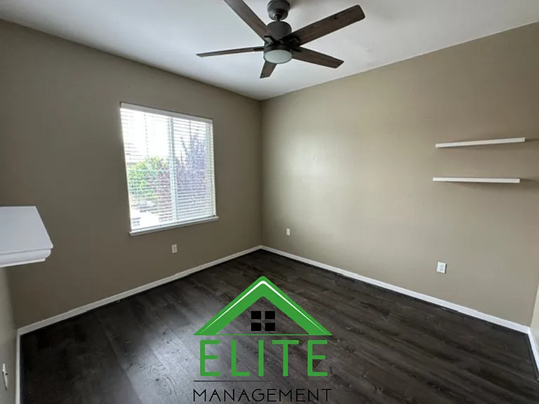 1084 Navigator Dr — Photo 13
