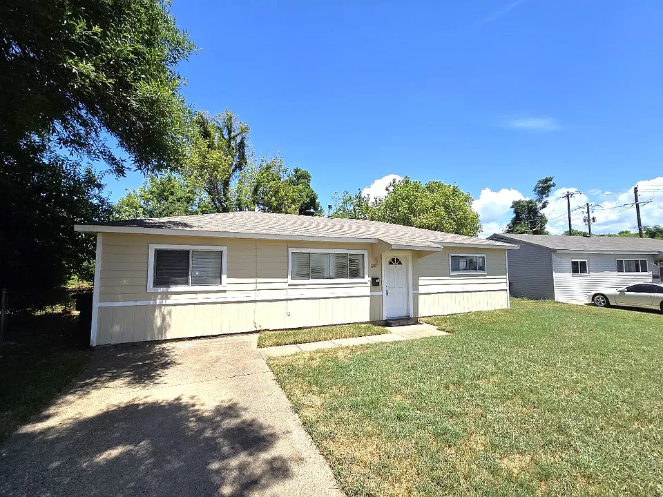 3221 Rose Pl
