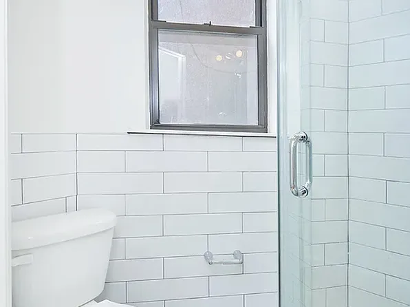 623 Halsey Street image 10 of 12