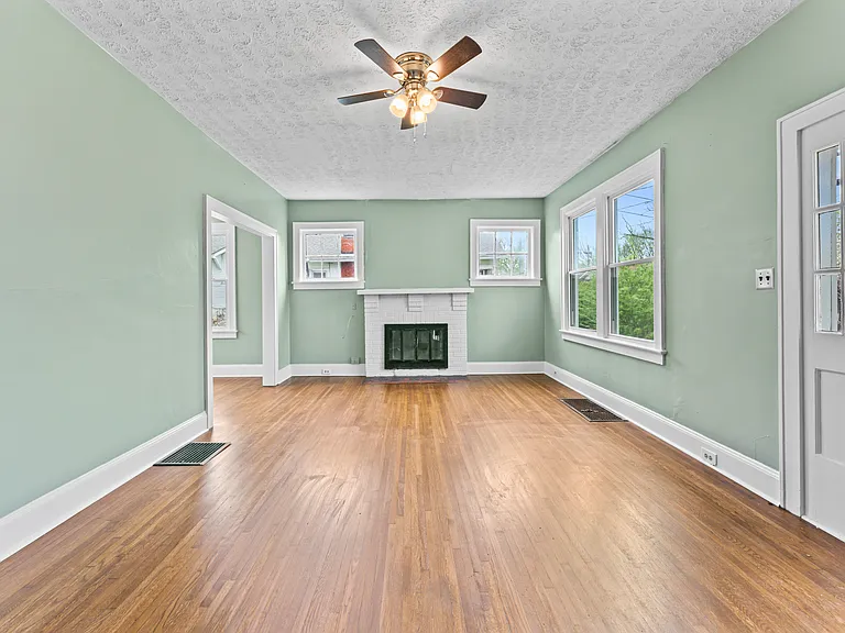4421 Immanuel St — Photo 25