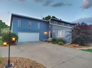 837 Golfview Ct, Salina, KS 67401
